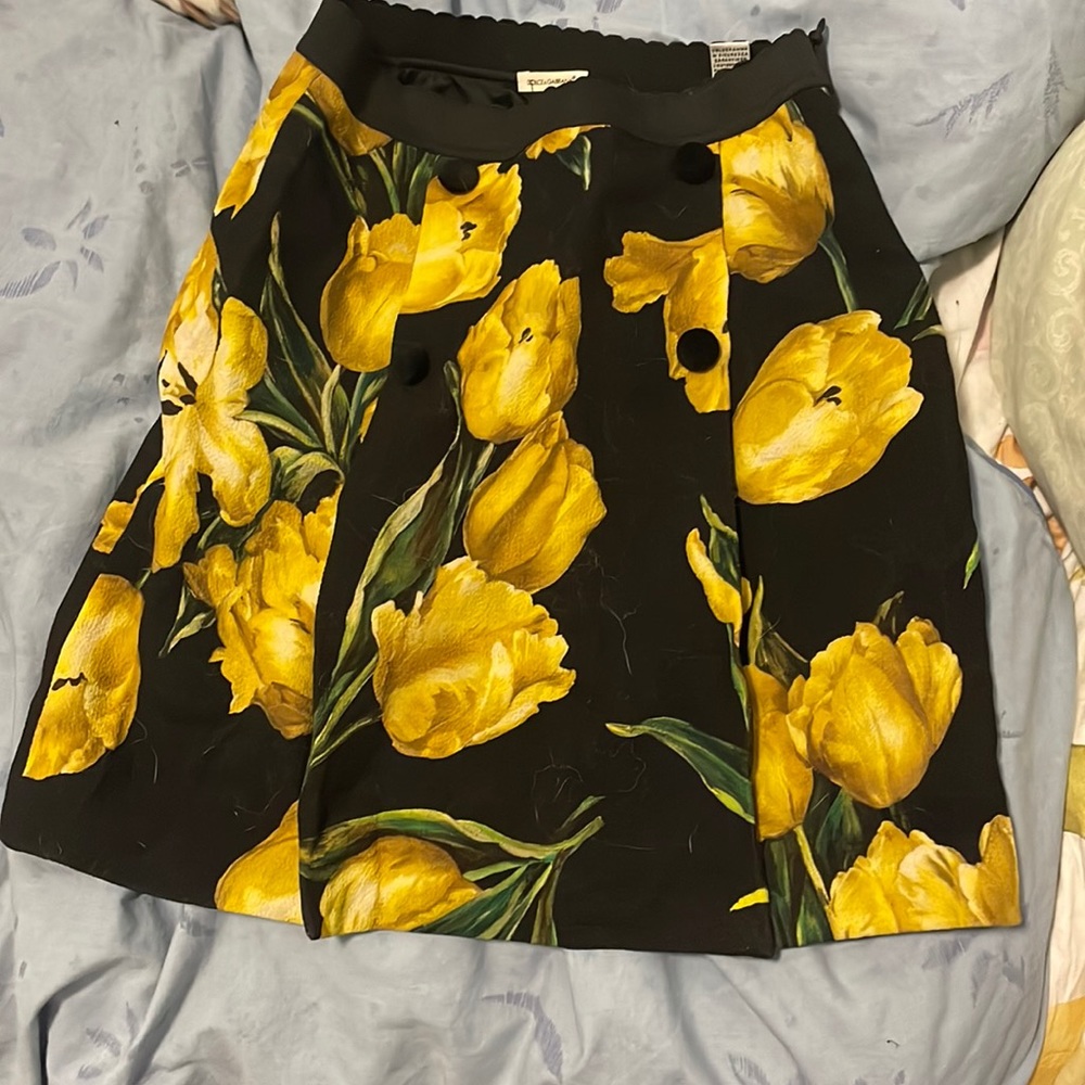 Dolce and gabbana skirt